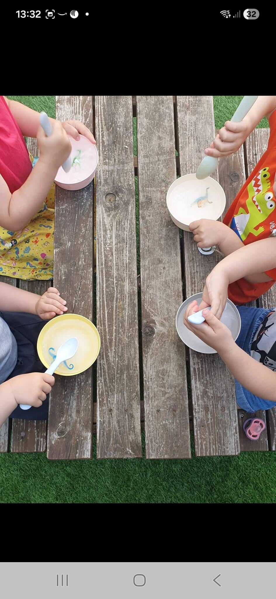 Kinder spielen
