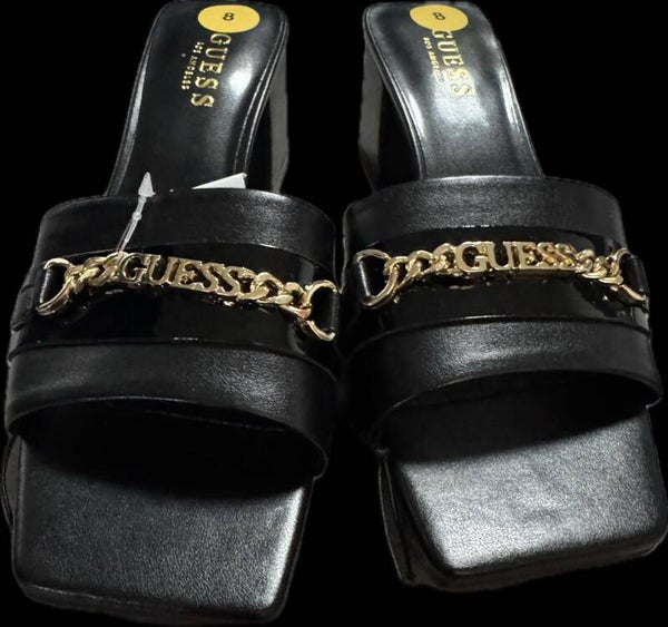 Zapatilla negra de meter