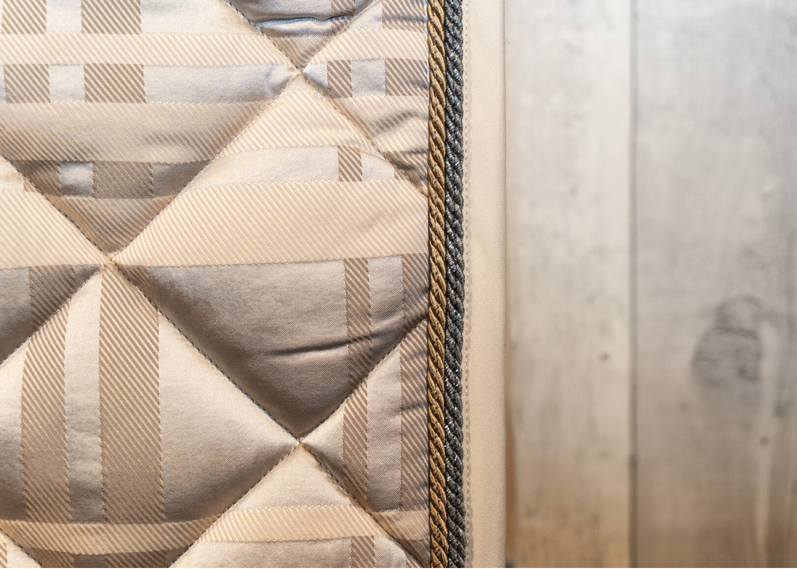Schabrak beige ruit