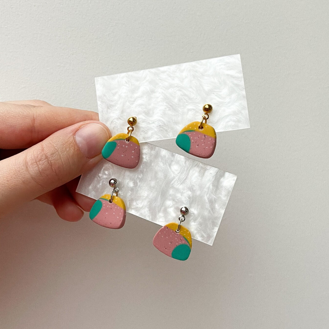 Boucles d'oreilles multicolores