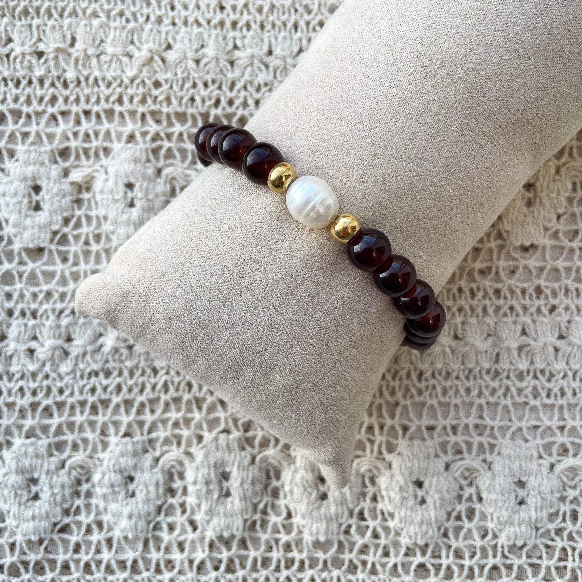 Bracelet Grenat et Pierre Naturelle d’eau douce