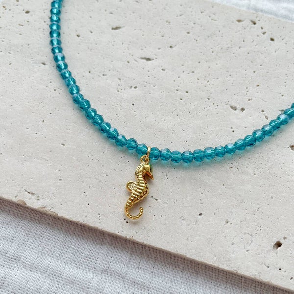 Collier hippocampe bleu