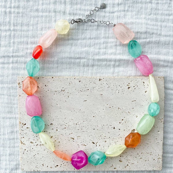 Collier oversize perles acryliques multicolores