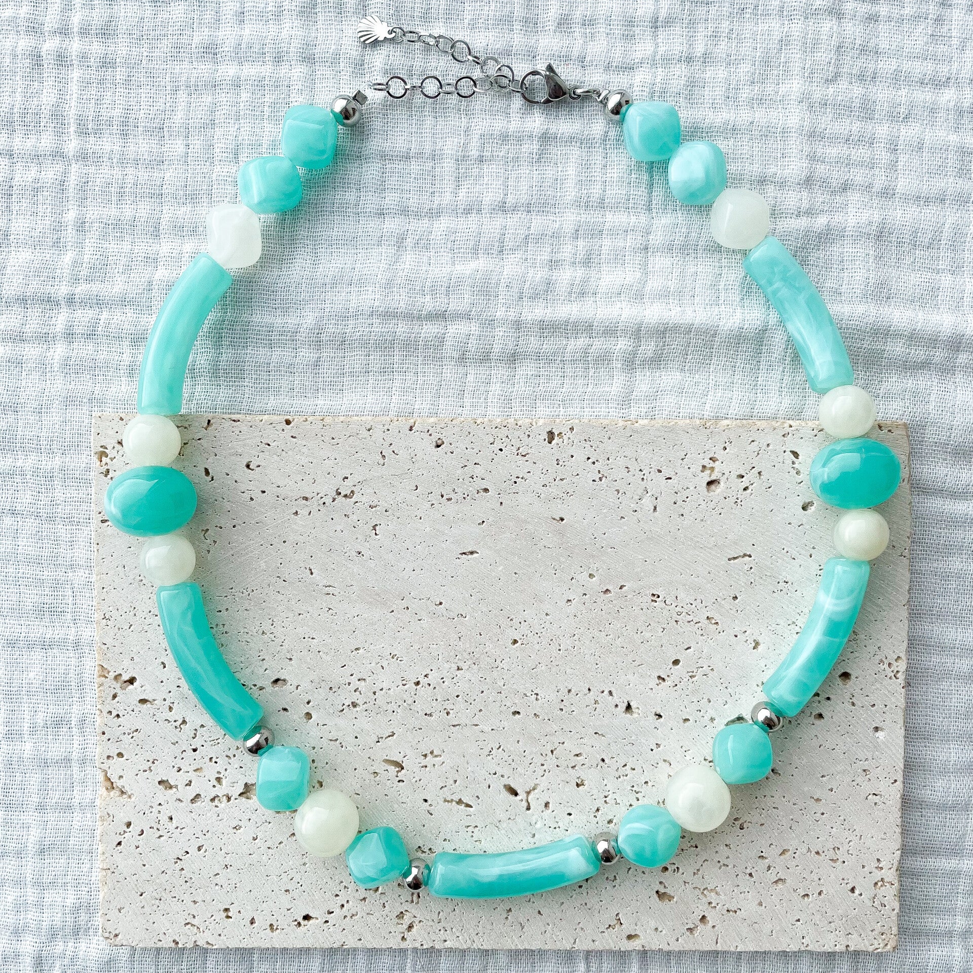 Collier oversize perles acryliques turquoise