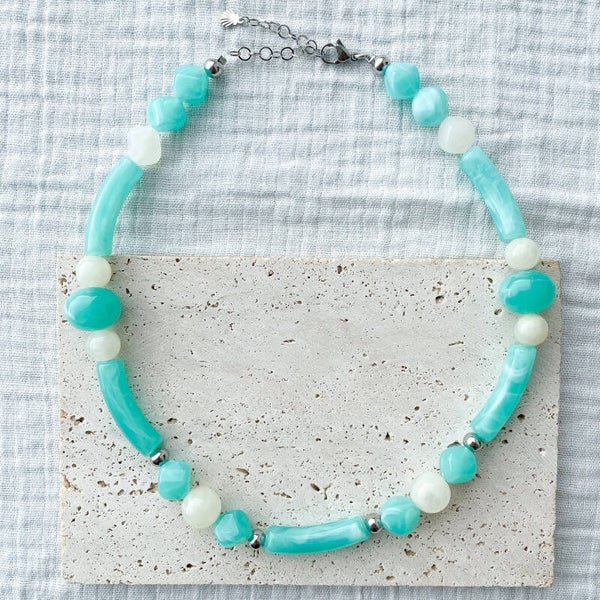 Collier oversize perles acryliques turquoise