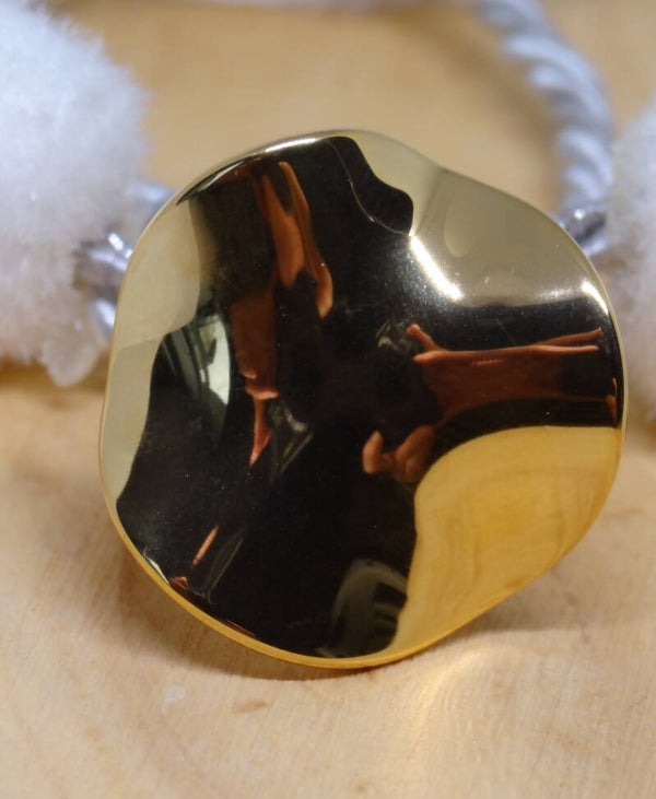 Bague doré avec design géométrique irrégulier