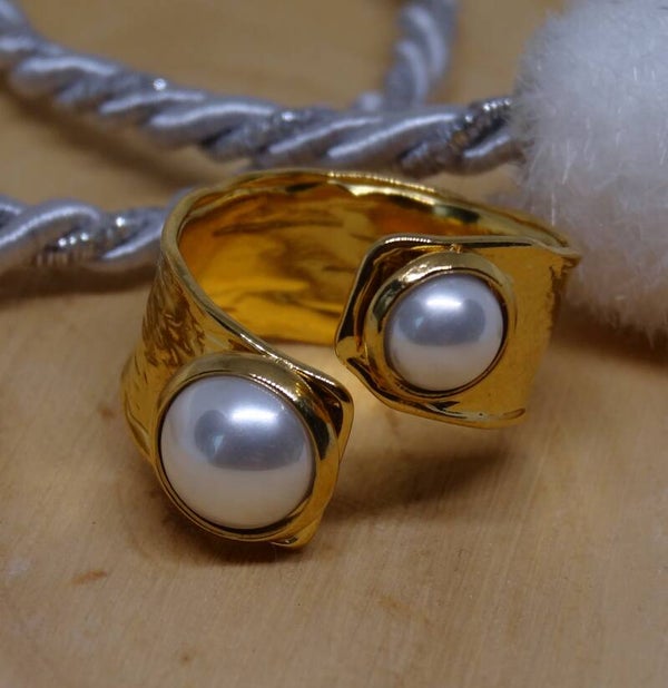 Bague Doré Croisé avec Fausse Pierre Blanche