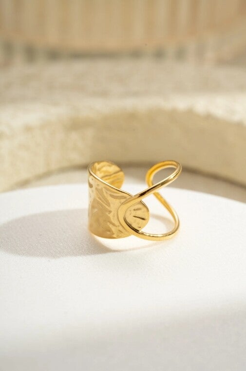 Bague Gravée Ouverte Sculpturale ( divers colories )