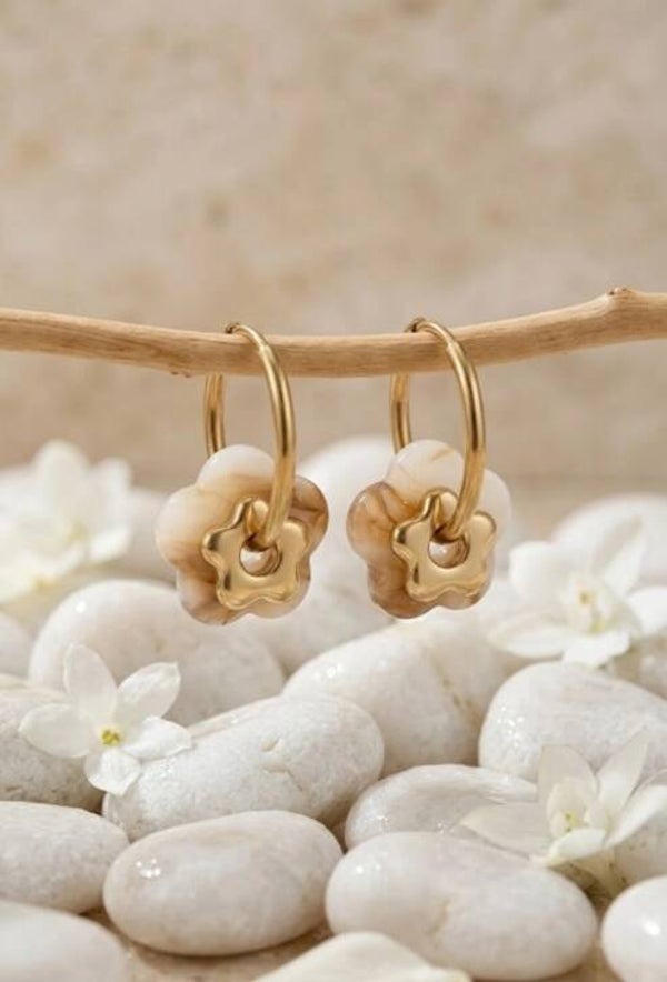 Boucles d’Oreilles Fleur – Créoles Résine Colorée ( divers colories)