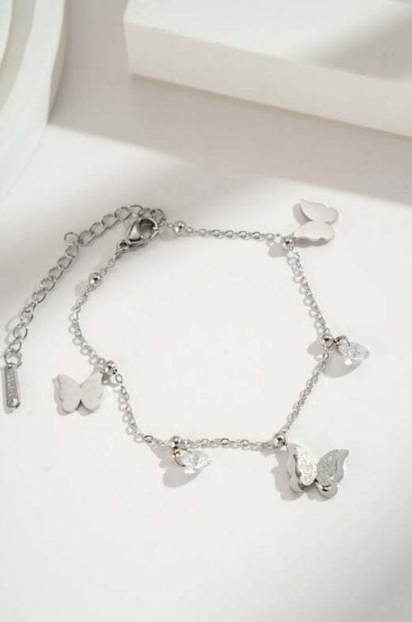 Bracelet papillons et cristaux clairs élégance féminine chic estivale ( divers colories)