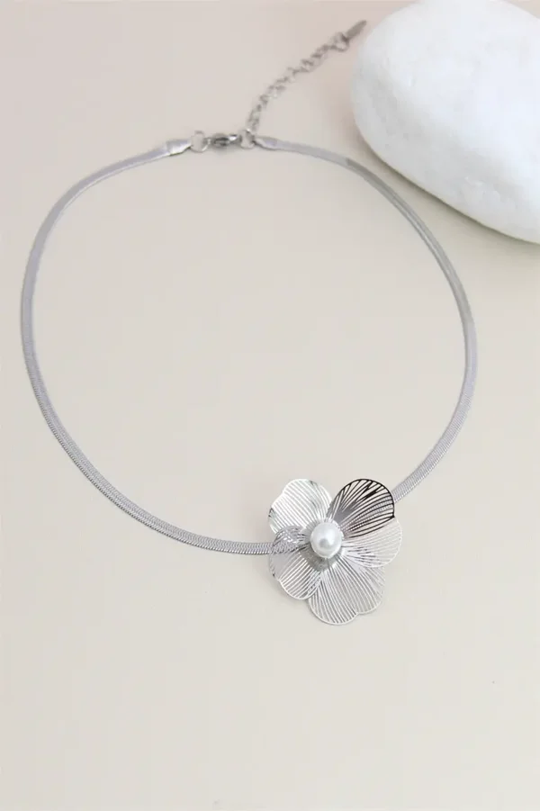 Collier Argenté Design Fleur Orne de Perle