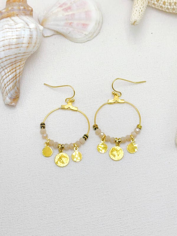 Créoles avec Breloque Doré et Pierre en Acrylique Beige