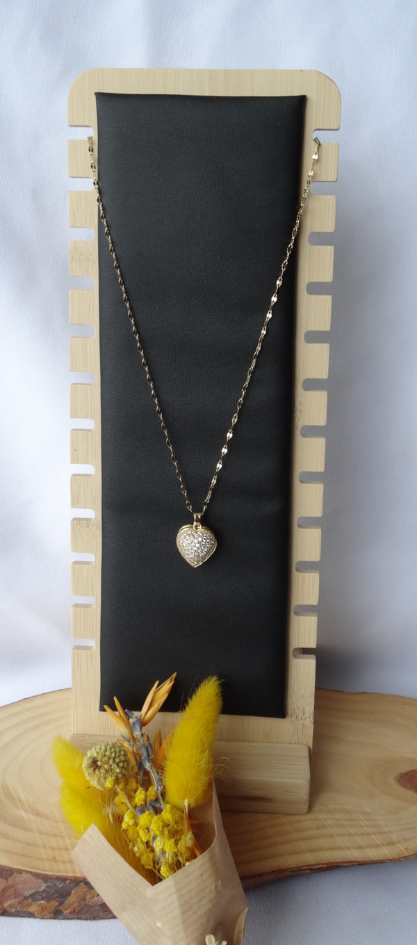 Collier Doré avec pendentif cœur ornée de strass avec perle blanche synthétique à l'intérieur