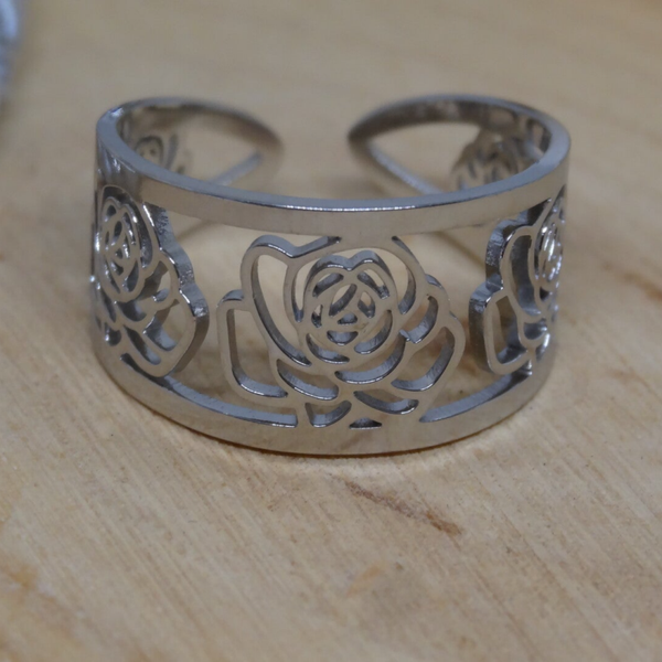 Bague avec rose ( divers colories)