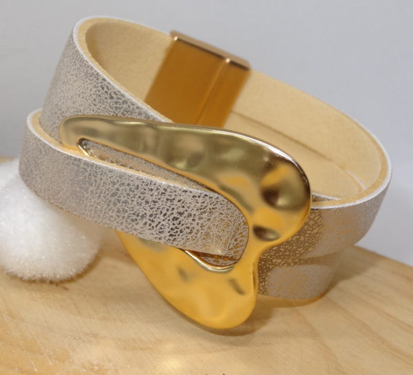 Bracelet Coeur Fermoir Aimanté ( divers colories )