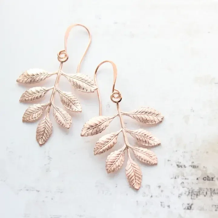 Product details  • Made in Canada • Weight: 1.12 oz (31.75 g) • SKU: EAR-BE-130