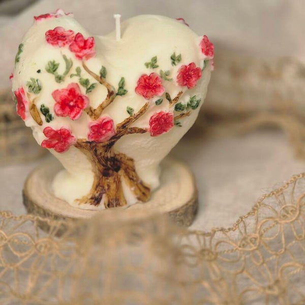 Arbre en cœur fleuri