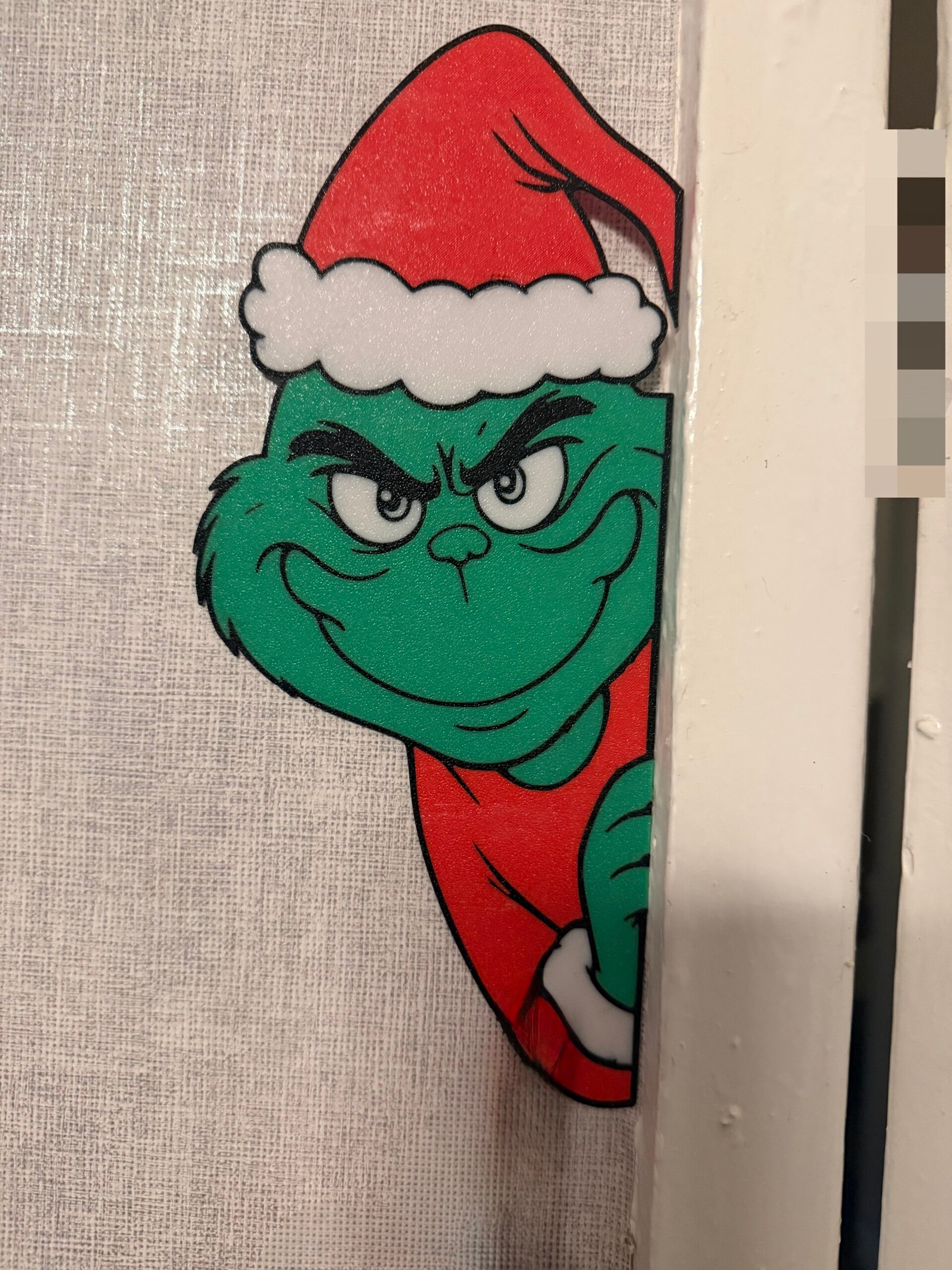 Peeking grinch