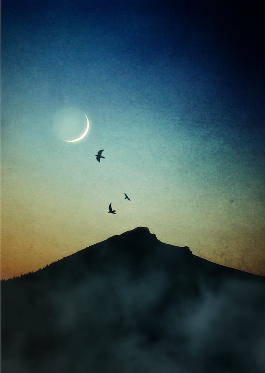 New Moon Rising Bennachie AW18-26