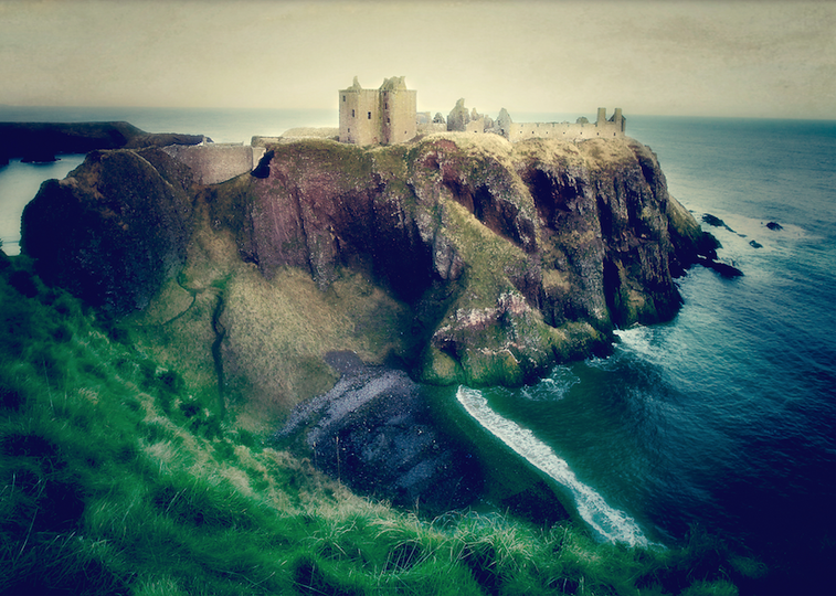 Stormy Seas • Dunnottar Castle SS21-29L