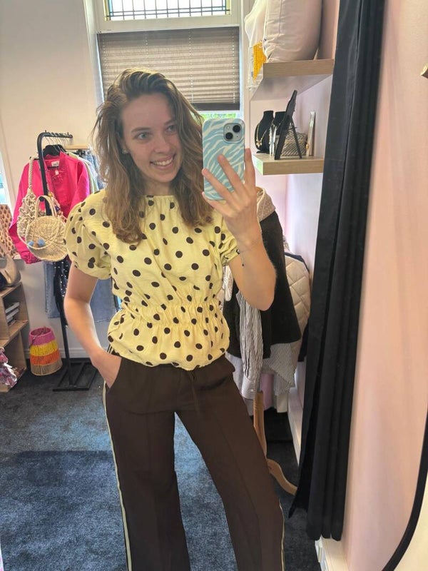 Geel bruine stippen top