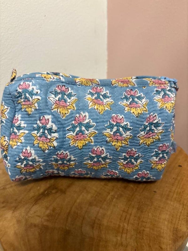 Blauwe toilet tas