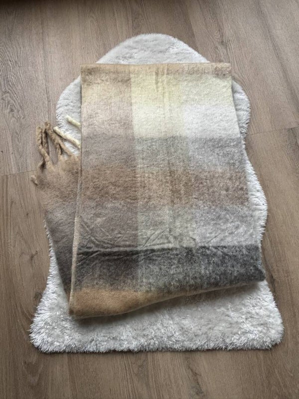 Beige grijze sjaal