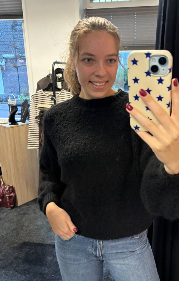Ambika trui