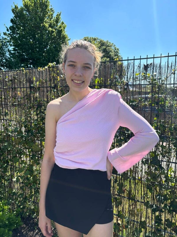 Roze one-shoulder top