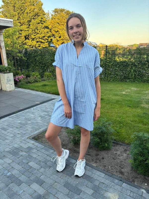 Lichtblauw wit gestreepte jurk