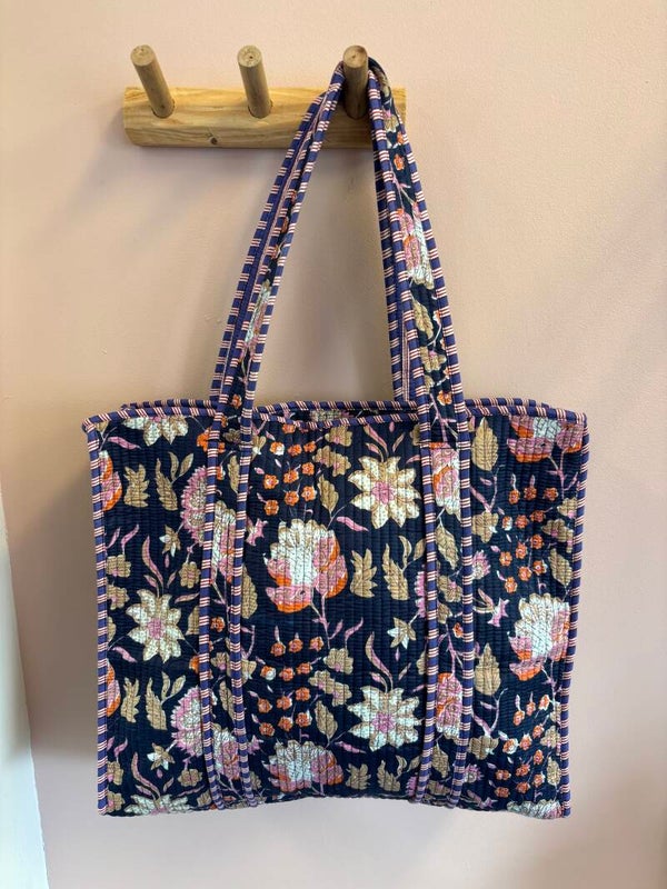 Paarse bloemen shopper