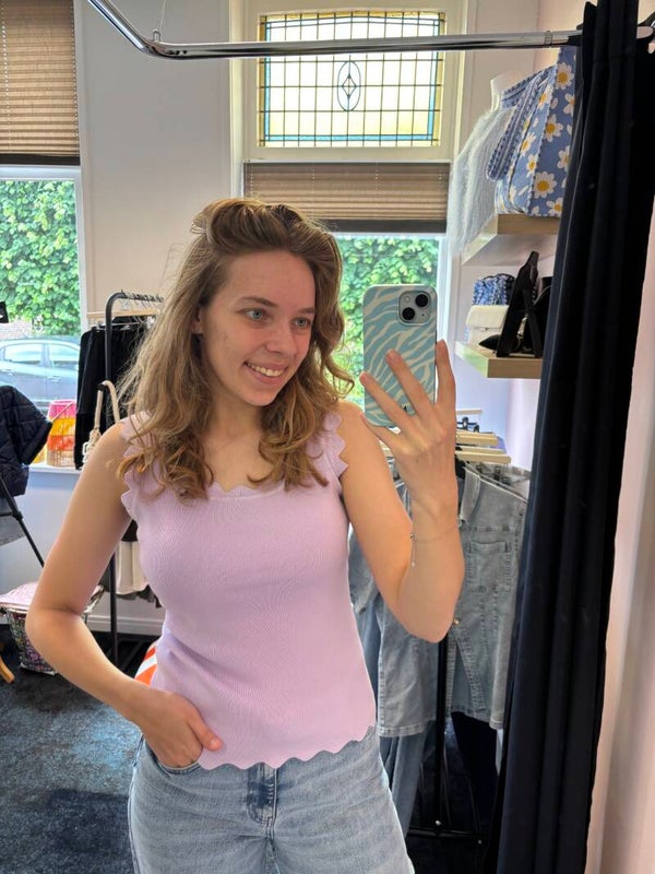 Lila hemdje