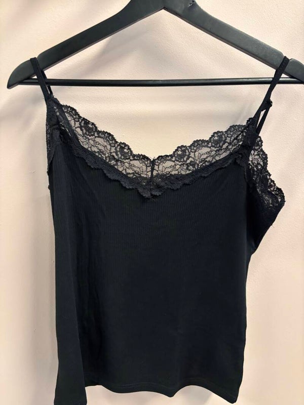 Zwart kanten  hempje