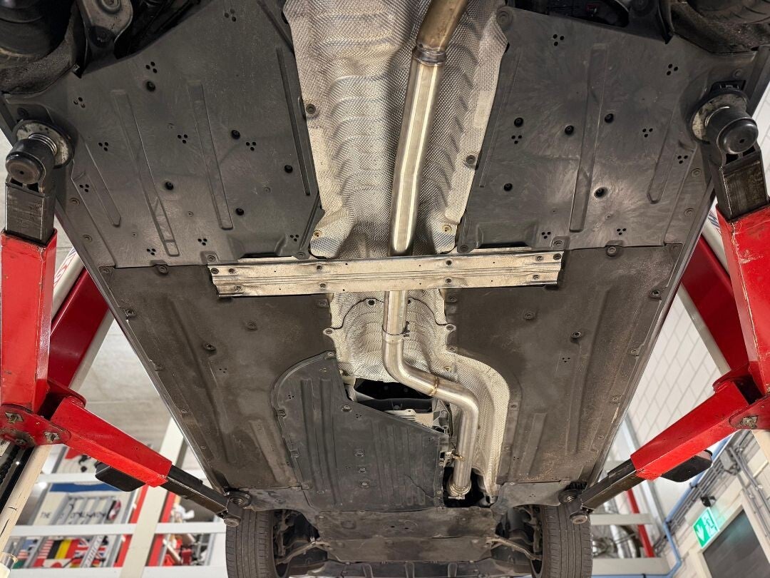 Verschil tussen middendemper en einddemper bij uitlaat aanpassen