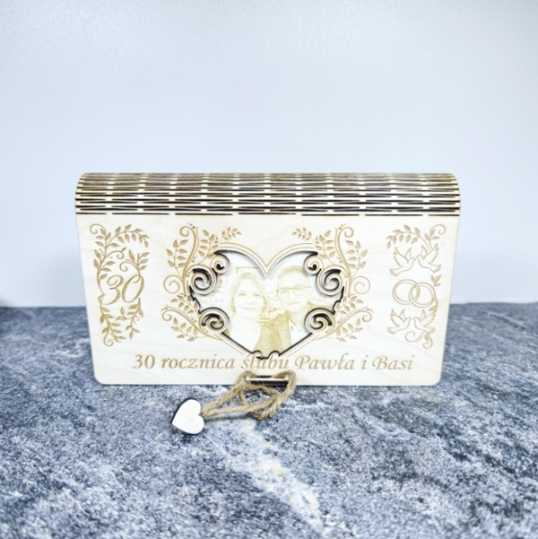 Decorative gift box
