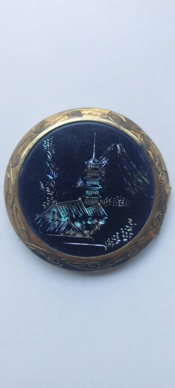Compact "Utsukushisa