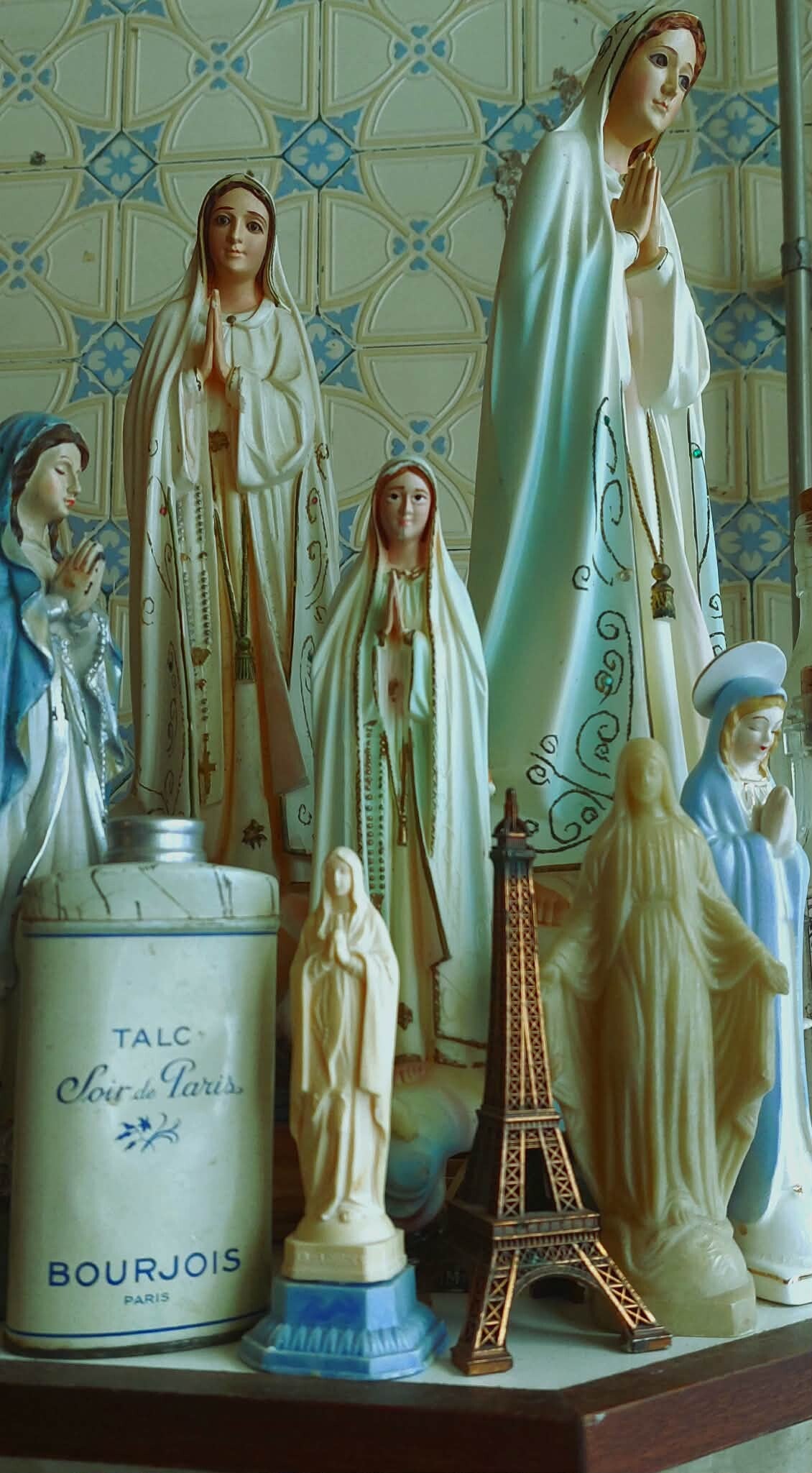 Soir de Paris — Talc Tin (Roomwit & Nachtblauw)