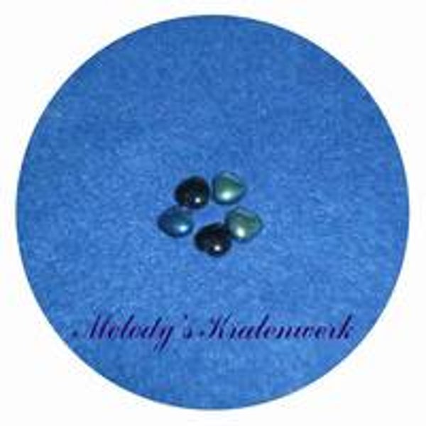 Glazen hartjes met blauw/groene glans 8 mm - 10 st