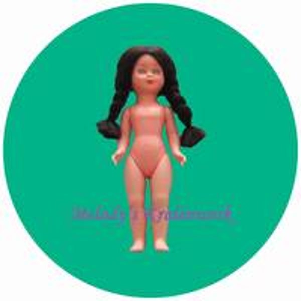 Pop 17 cm met bruine vlechten