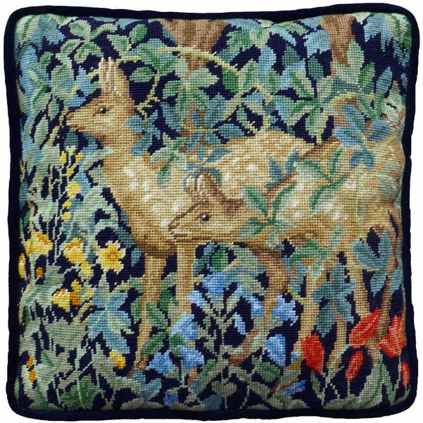 Petit Point Borduurpakket - Henry Dearle - Greenery Deer Tapestry