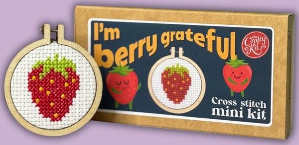 Borduurpakket - Matchbox - I'm Berry Grateful (Strawberry)