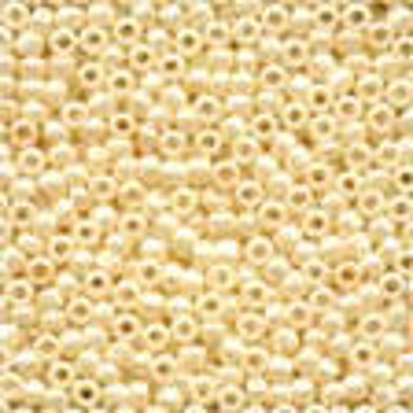 Glass Seed Beads 11/0 - Cream - 123