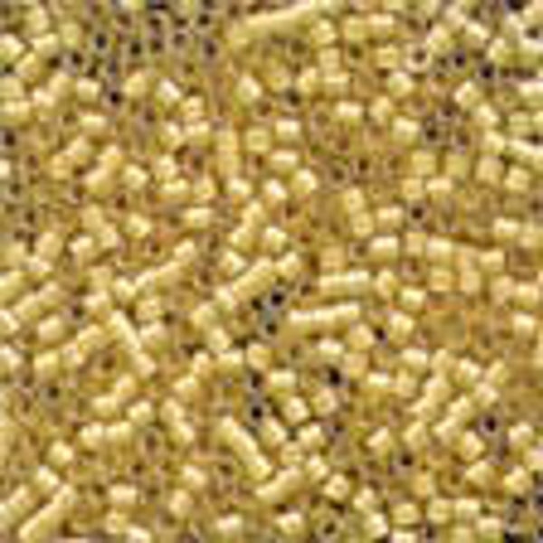 Magnifica Beads 14/0 - Pale Honey - 10087