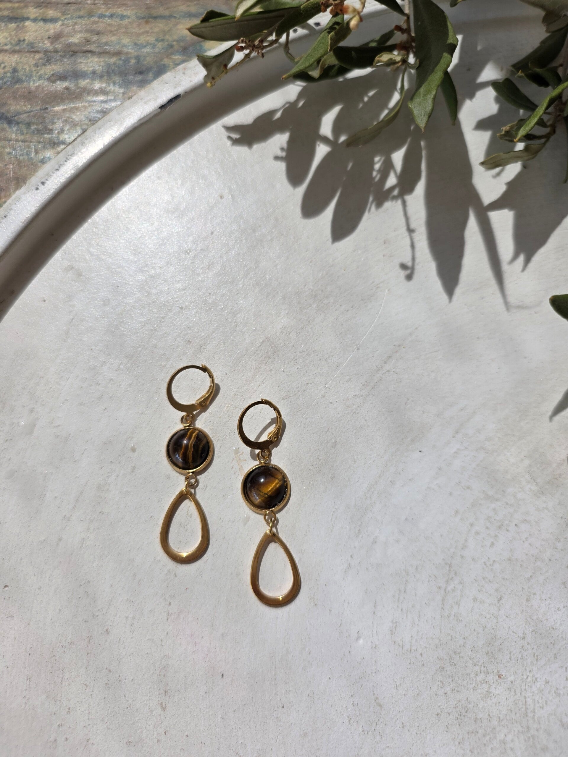 oorbellen met tijgeroog en druppelvormige hanger