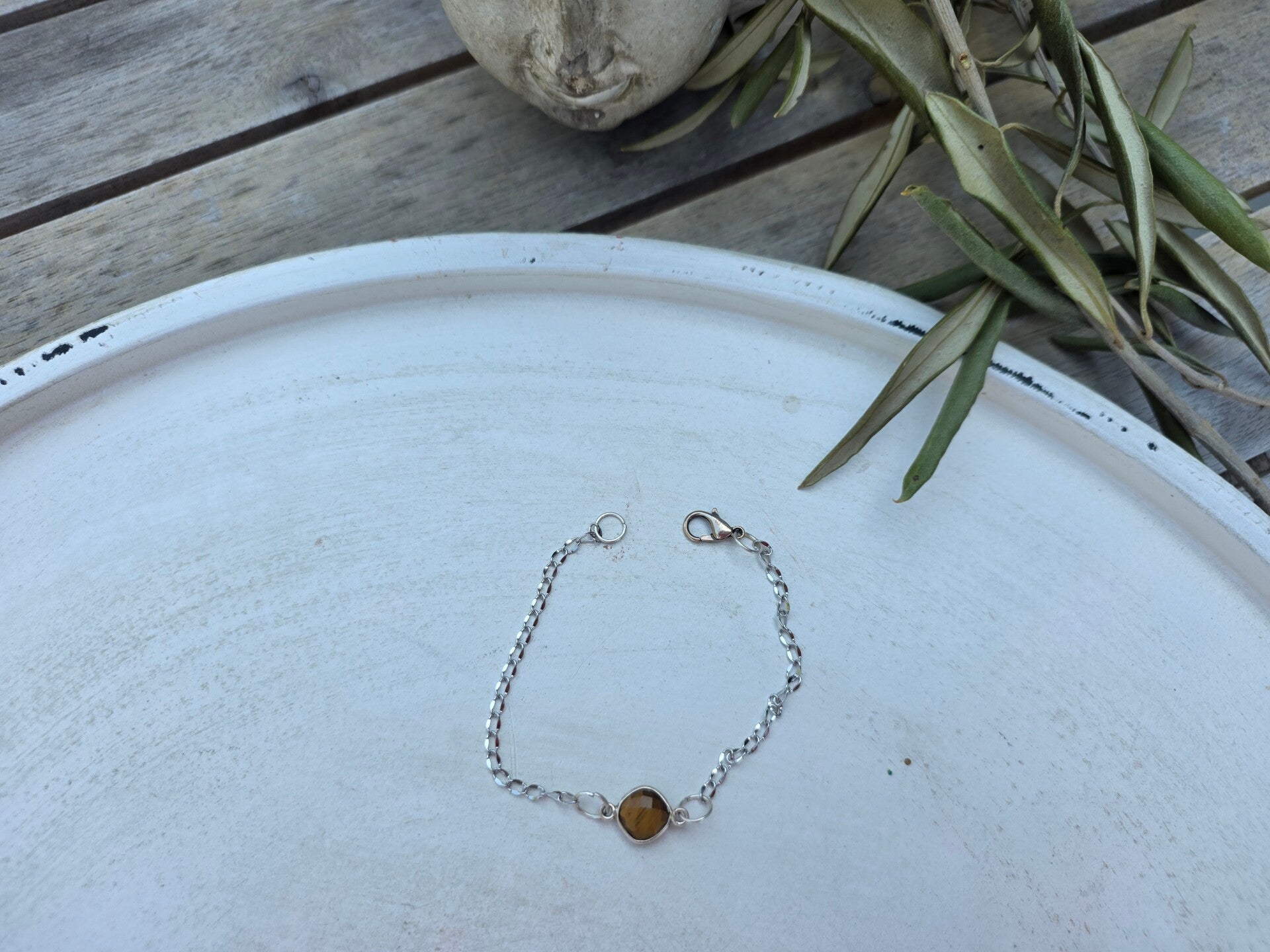 zilverkleurige armband met tijgeroog