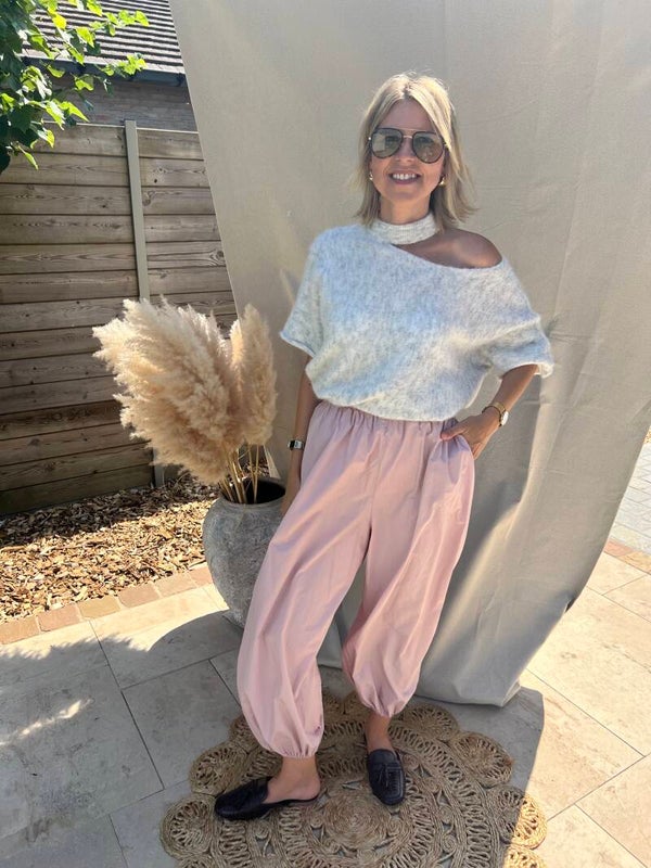 Lucie - Gray Knit Cut Out