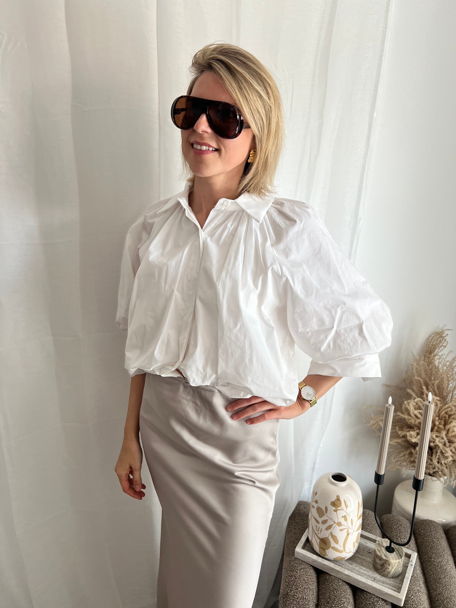 Maggie - White Blouse Balloon
