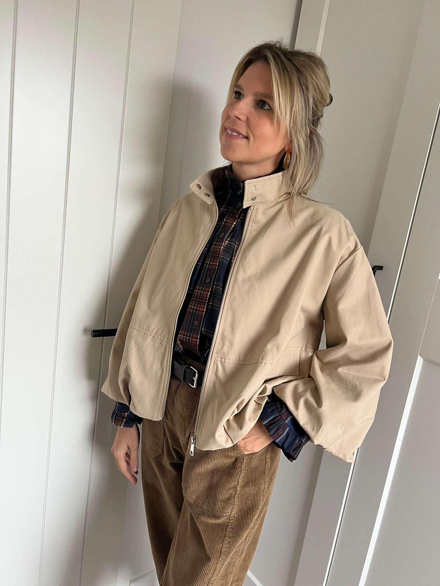Vivienne - Beige Jacket