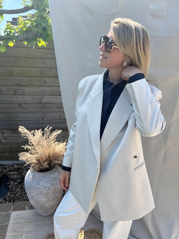 Cora - Beige Blazer