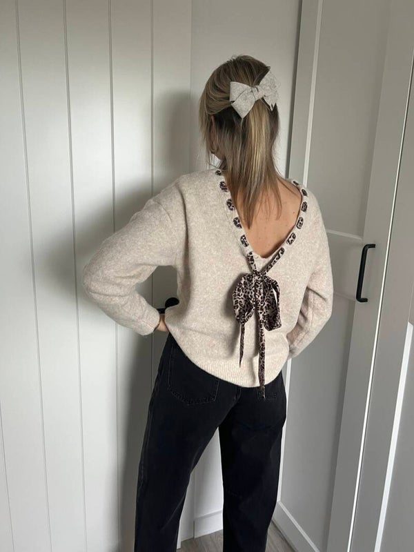 Rafaela - Beige Knit Leopard Bow